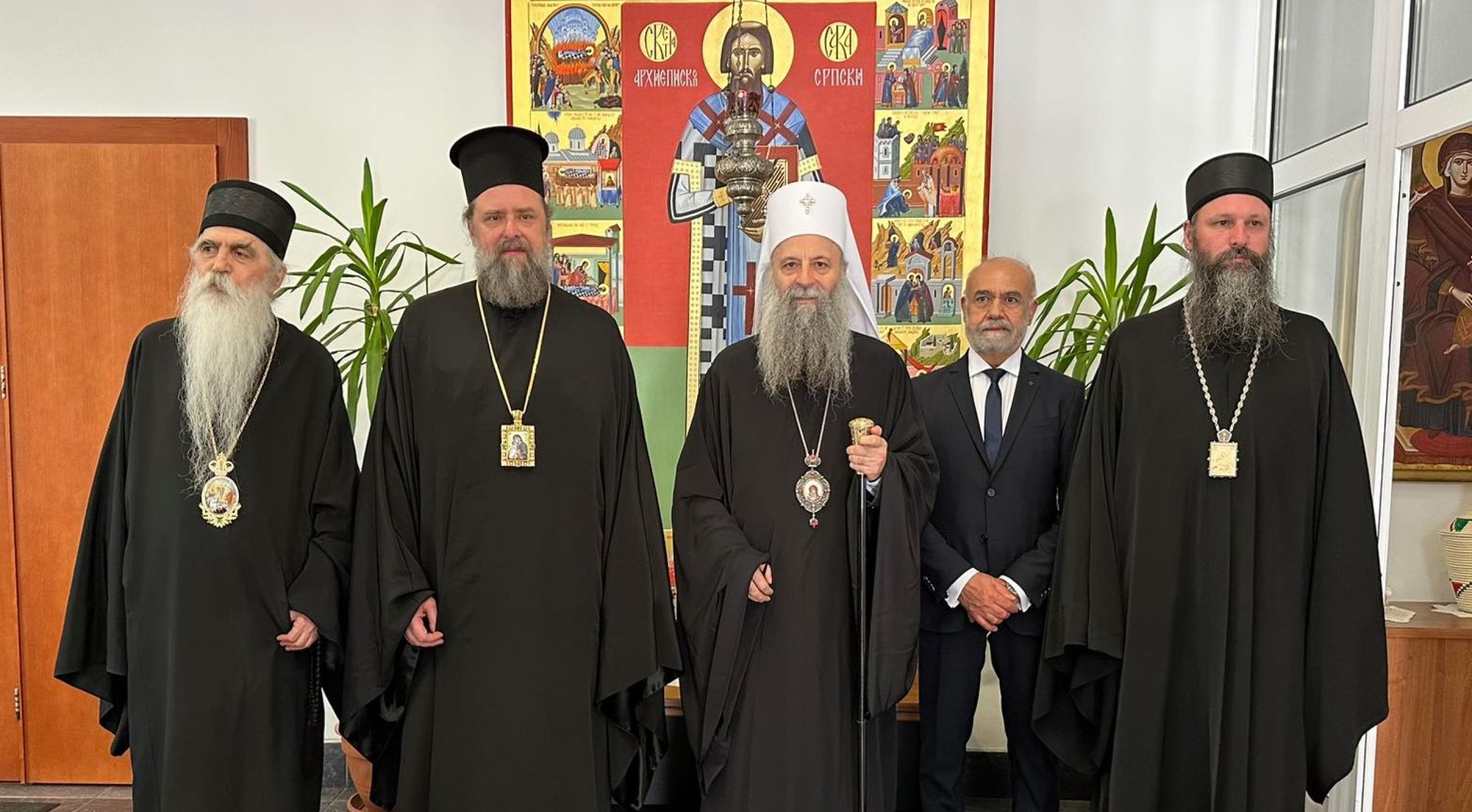 Патријарх Порфирије разговарао са Митрополитом солунским Филотејем