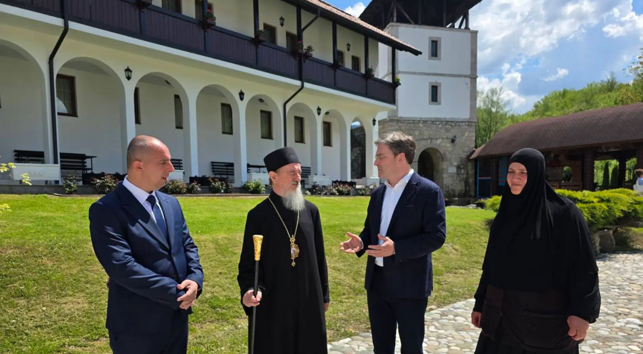 Министар културе посетио манастир Милешеву