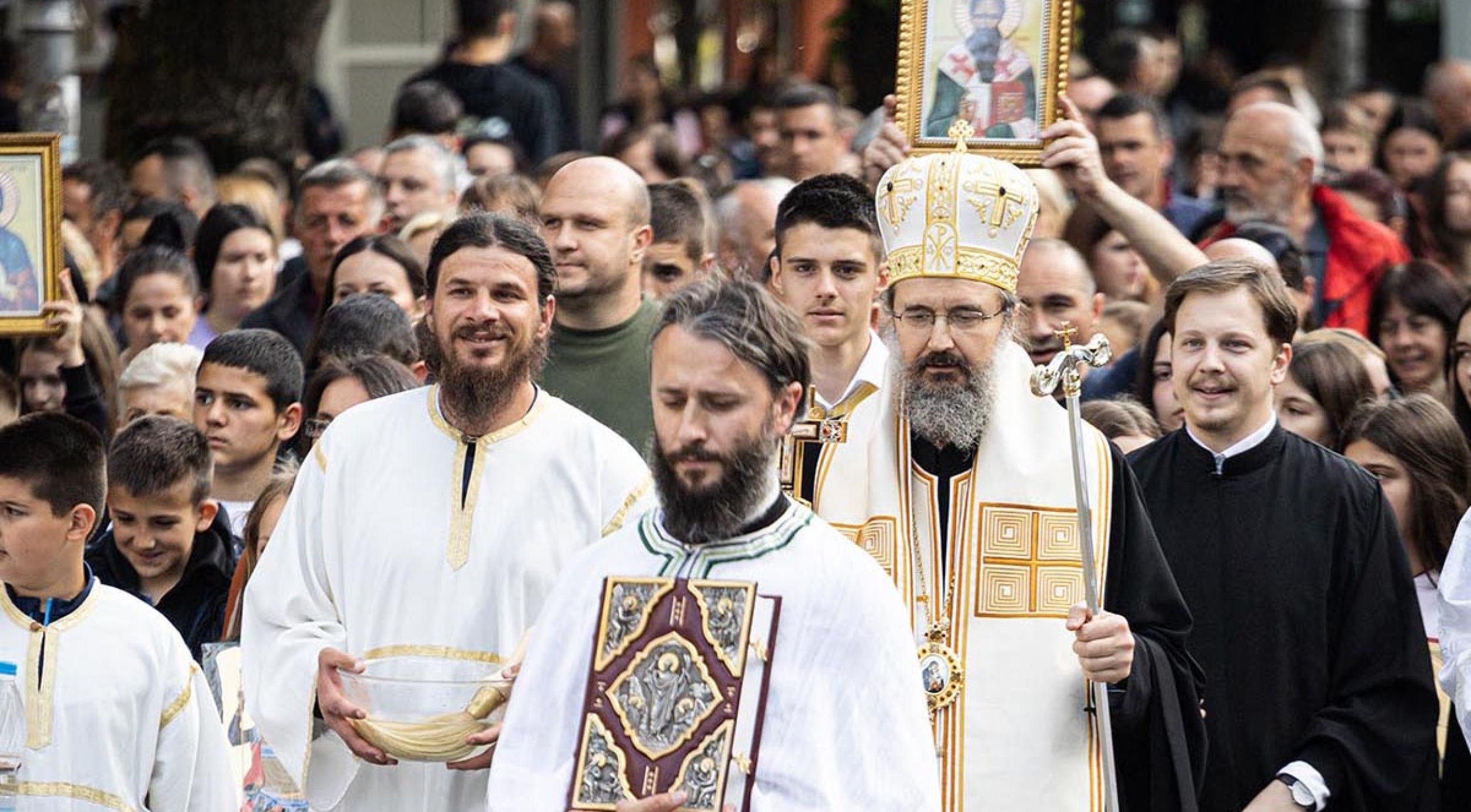 Слава Ђурђевих Ступова иЂурђевданскa литија у Беранама