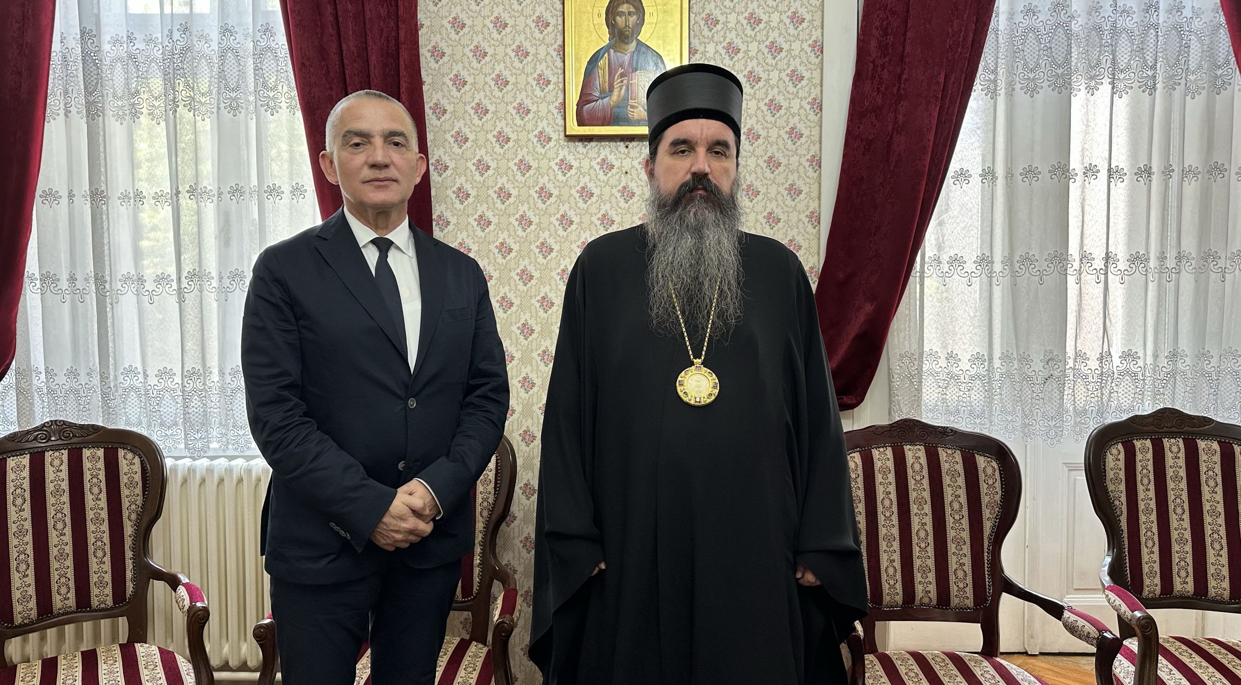 Владика Јеротеј разговарао са министром правде Ненадом Вујићем