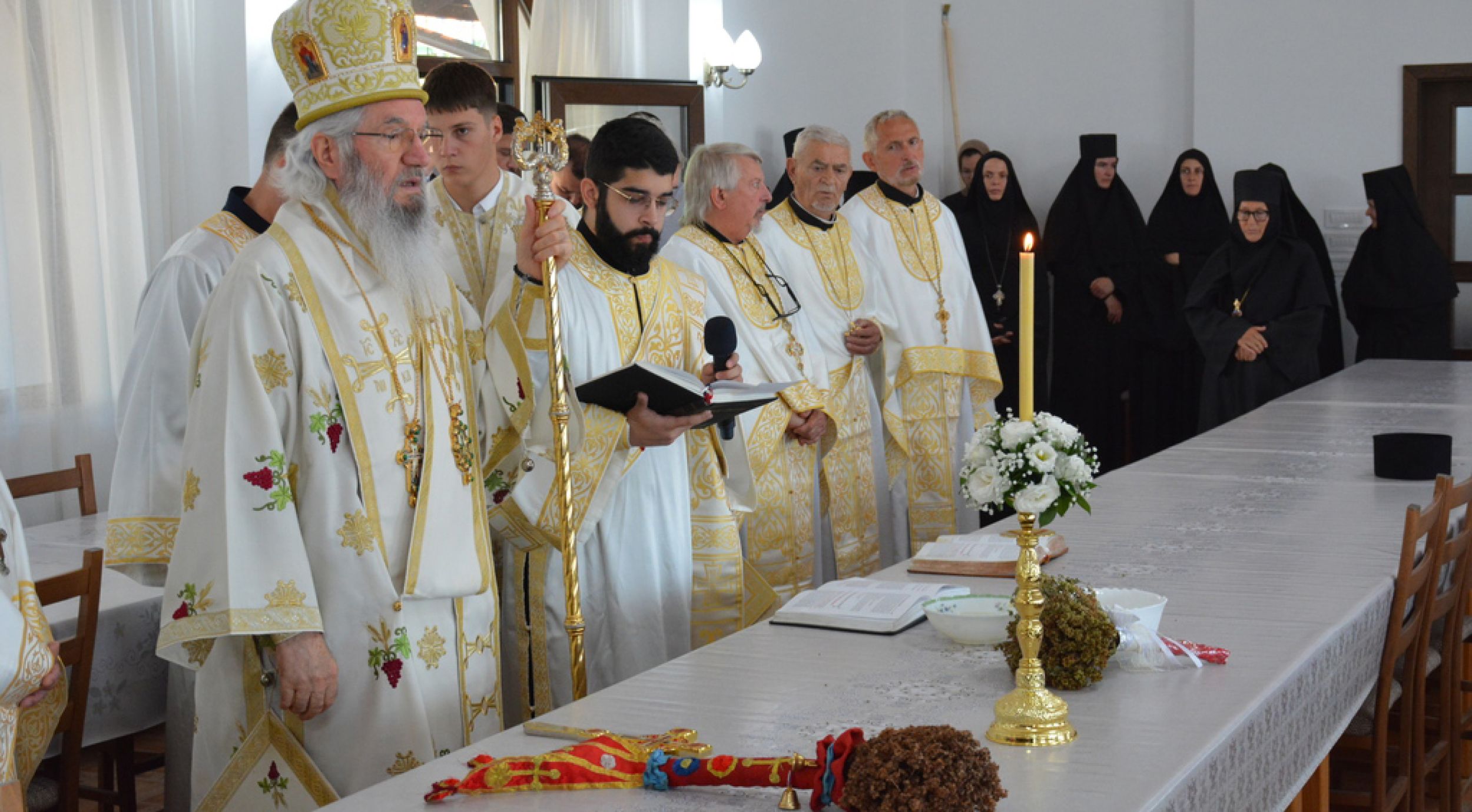 Митрополит Јован освештао нови конак у манастиру Прерадовцу