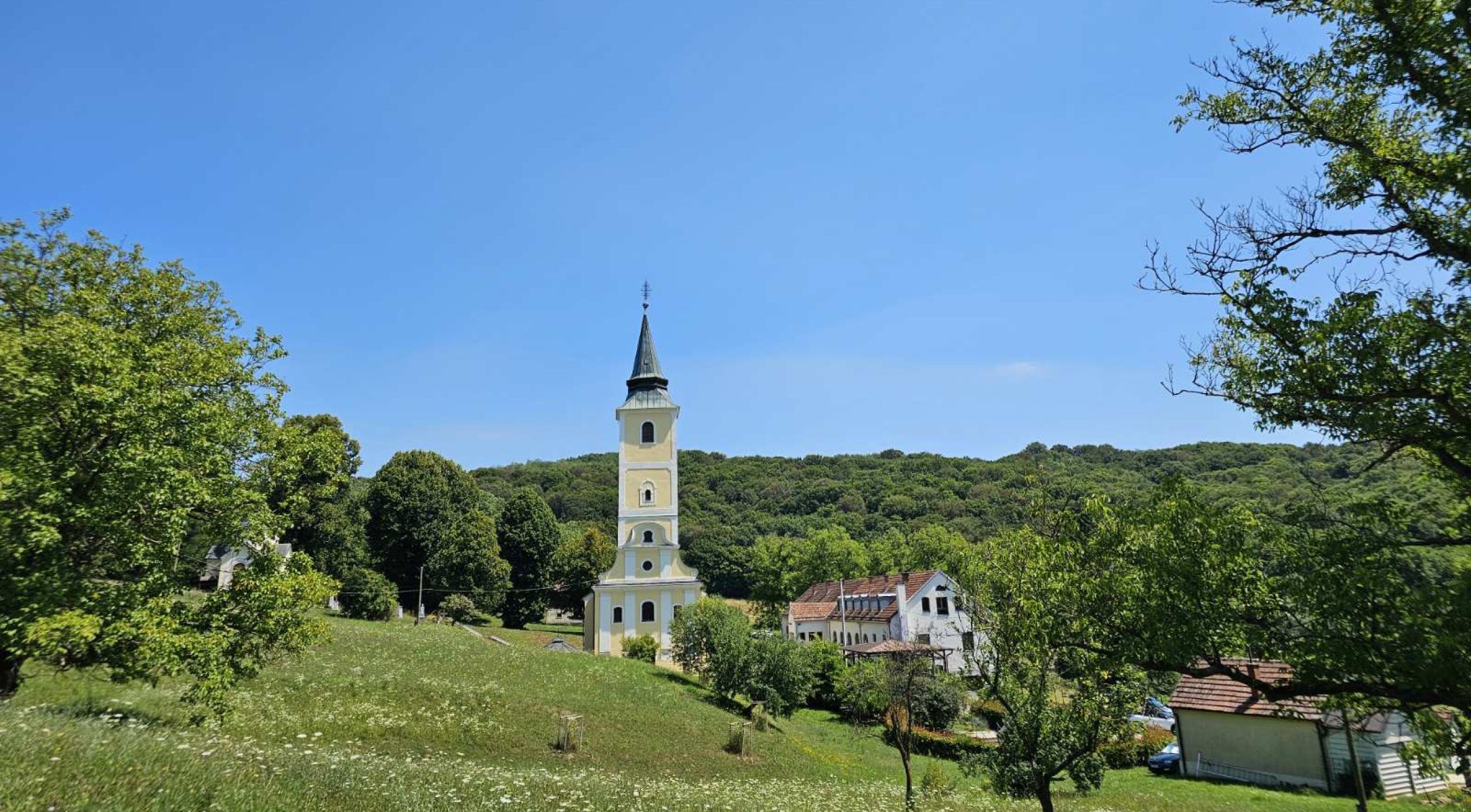 Владика Кирило богослужио у Лепавини