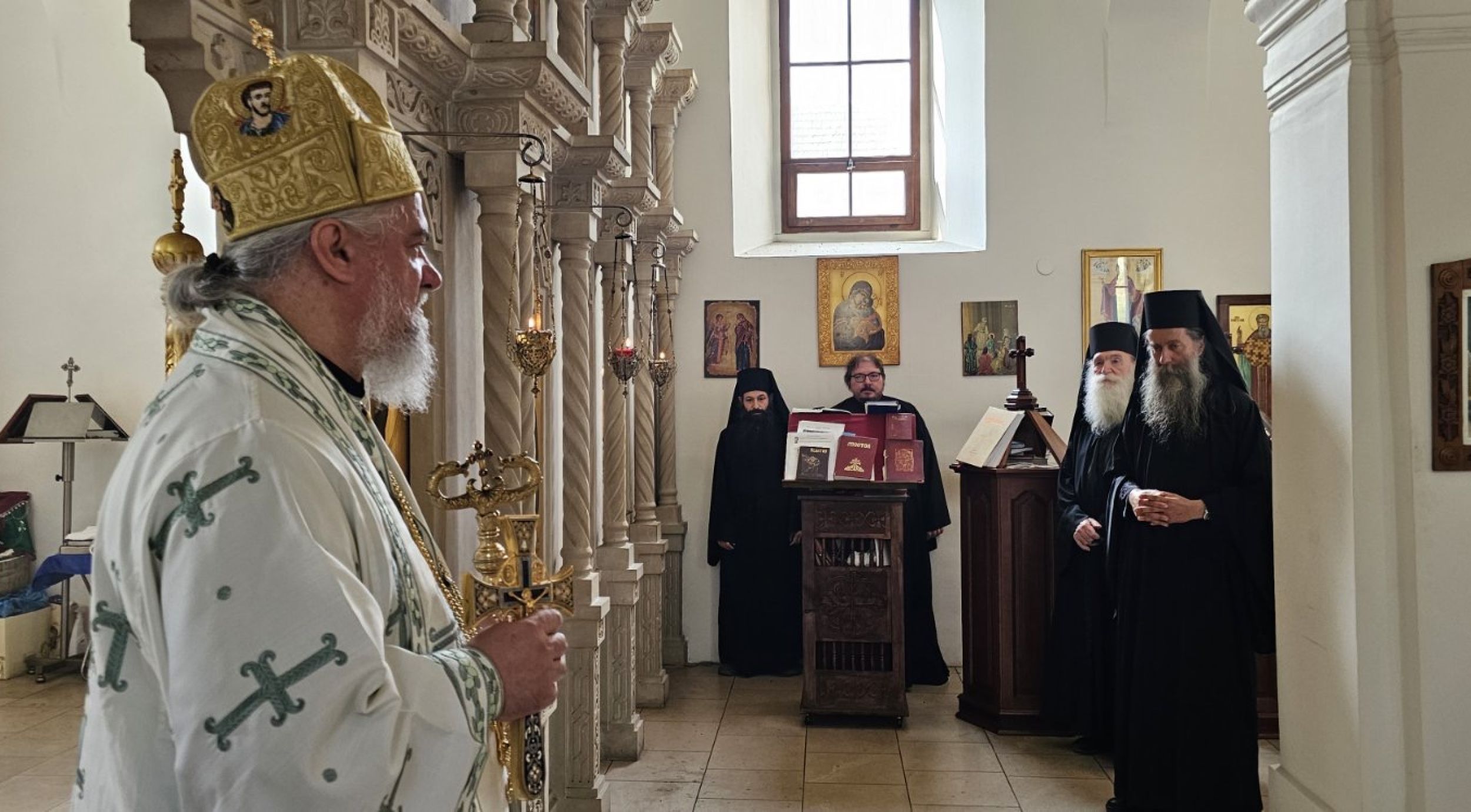 Владика Кирило: Празноверје и астролошка тумачења одвлаче човека од спасења