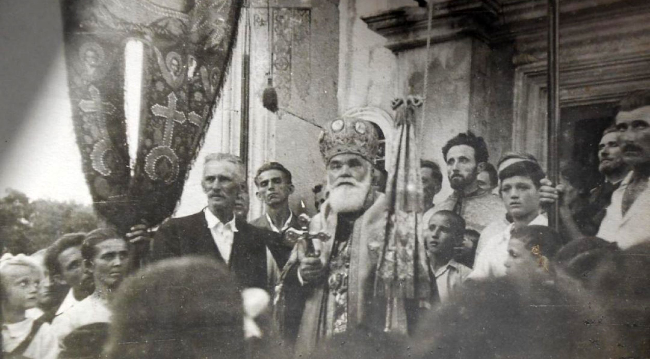 Митрополит црногорско-приморски Арсеније – истинска лоза на чокоту Христу