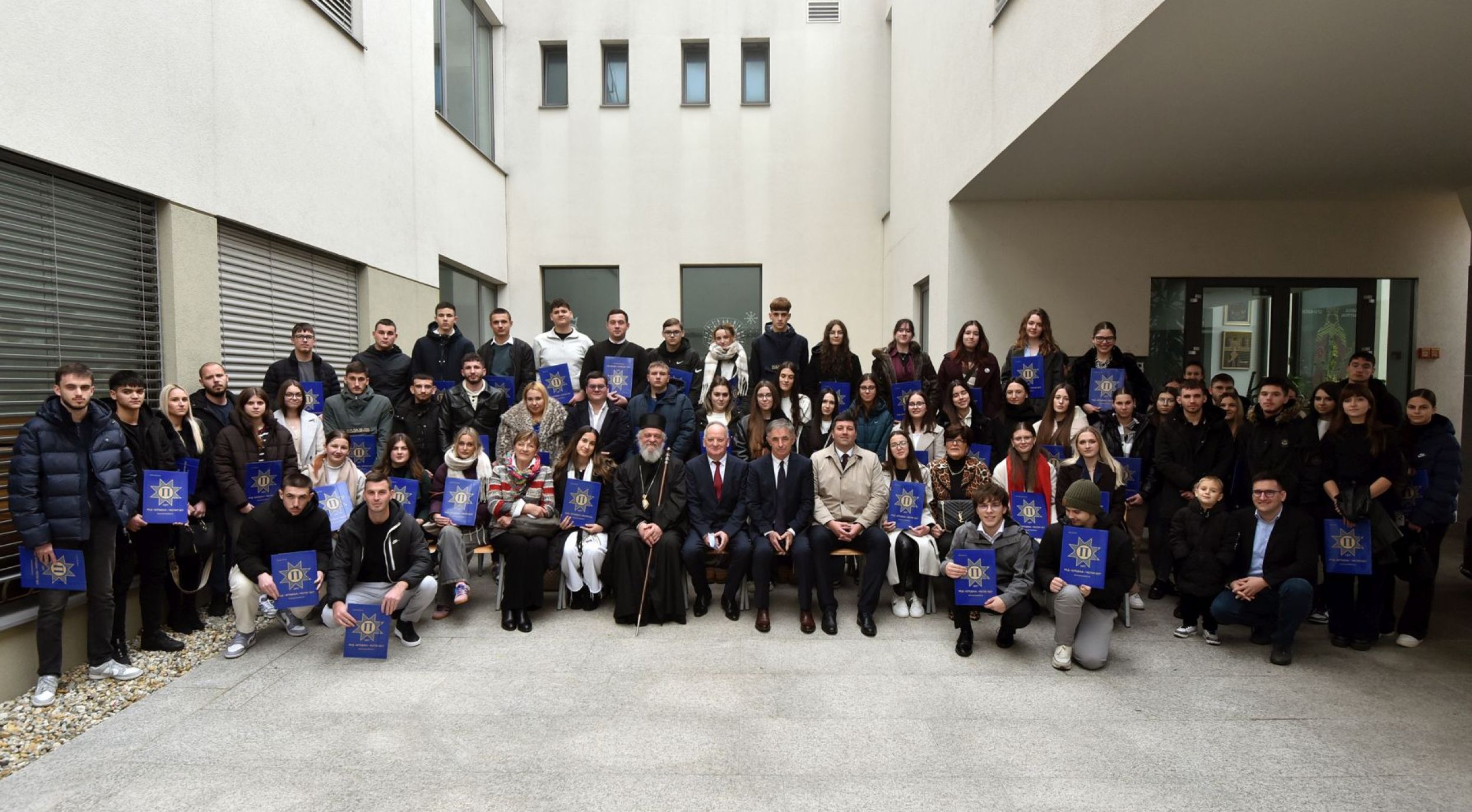 Додељено 135 „Привредникових“ стипендија: Патријарх Порфирије један од највећих донатора 