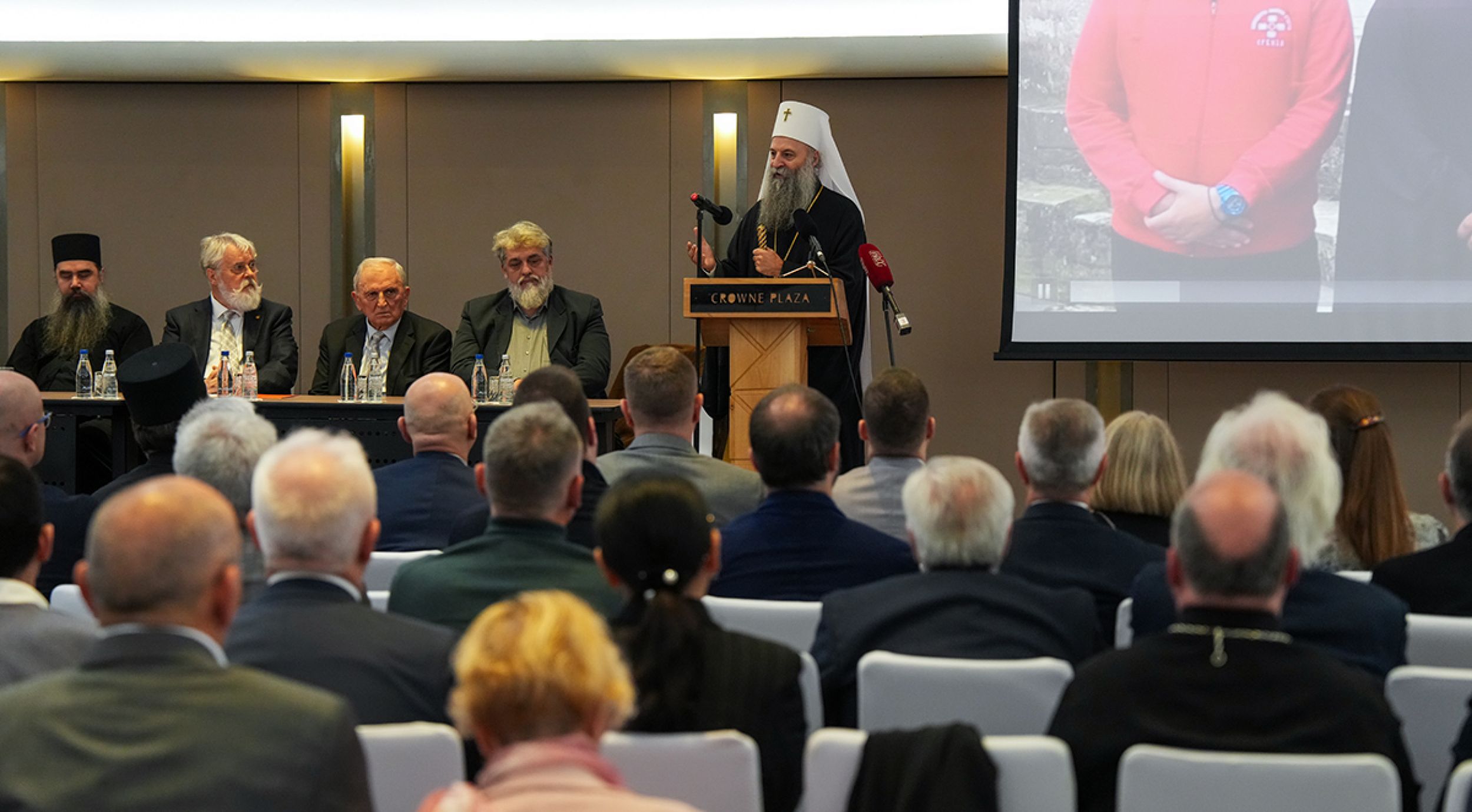 Десет година Хиландарског лекарског друштва