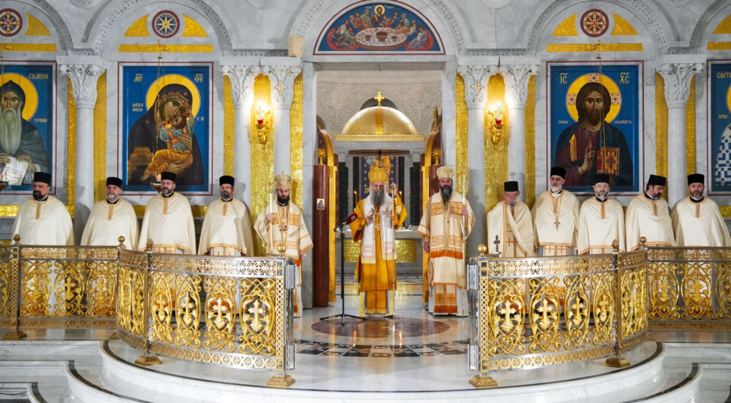 Патријарх Порфирије: Нека је благословена свака мајка и свака жена