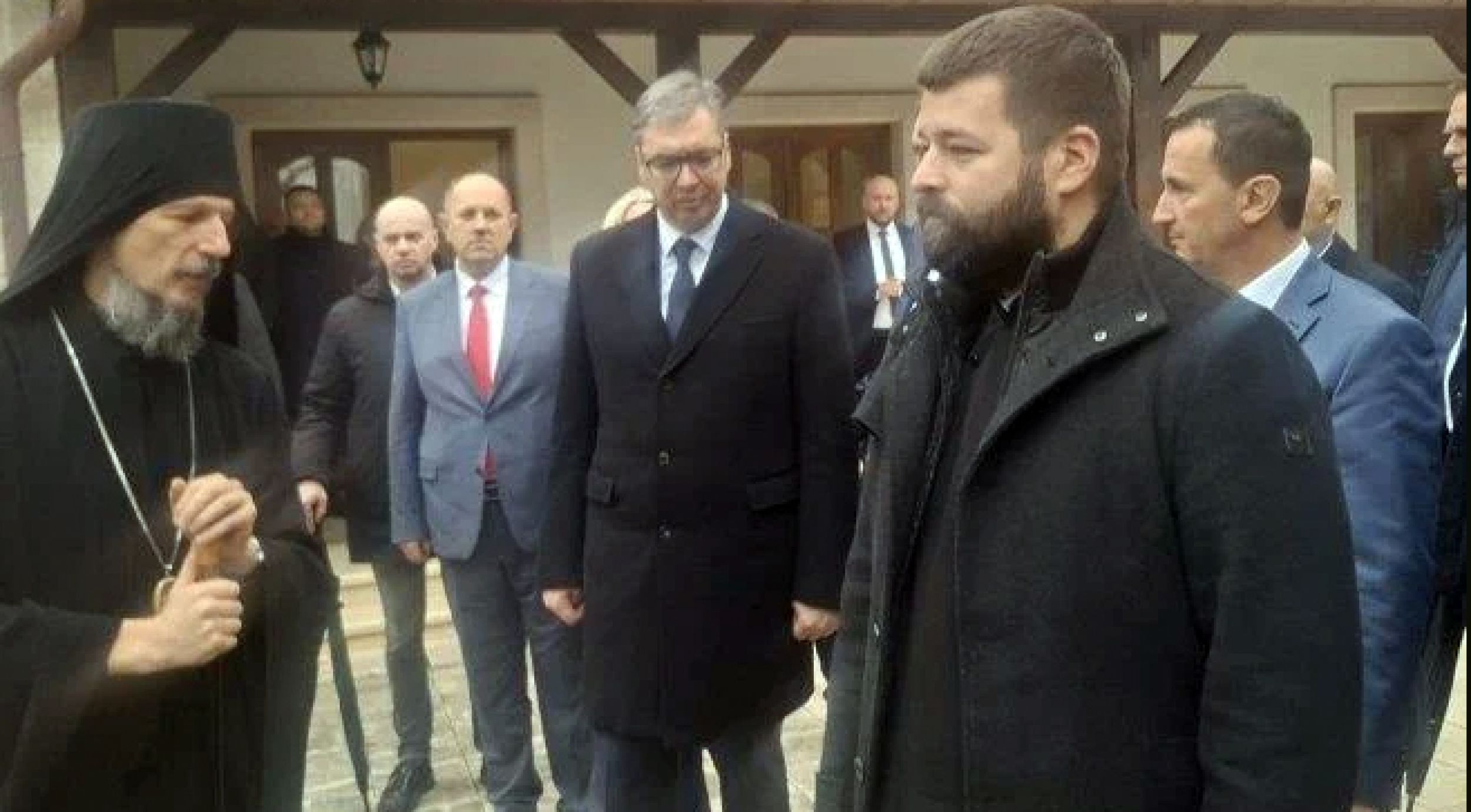 Митрополит Димитрије дочекао председника Вучића у Мркоњићима 