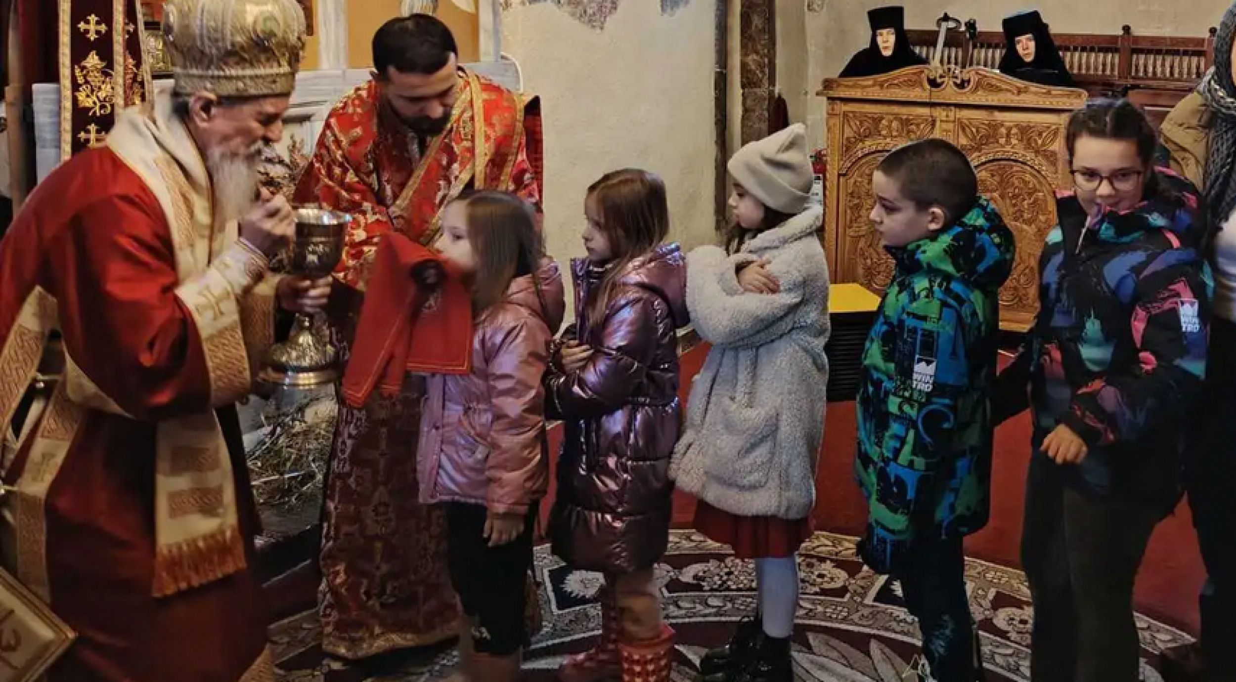 Митрополит Атанасије на Божић богослужио у Милешеви