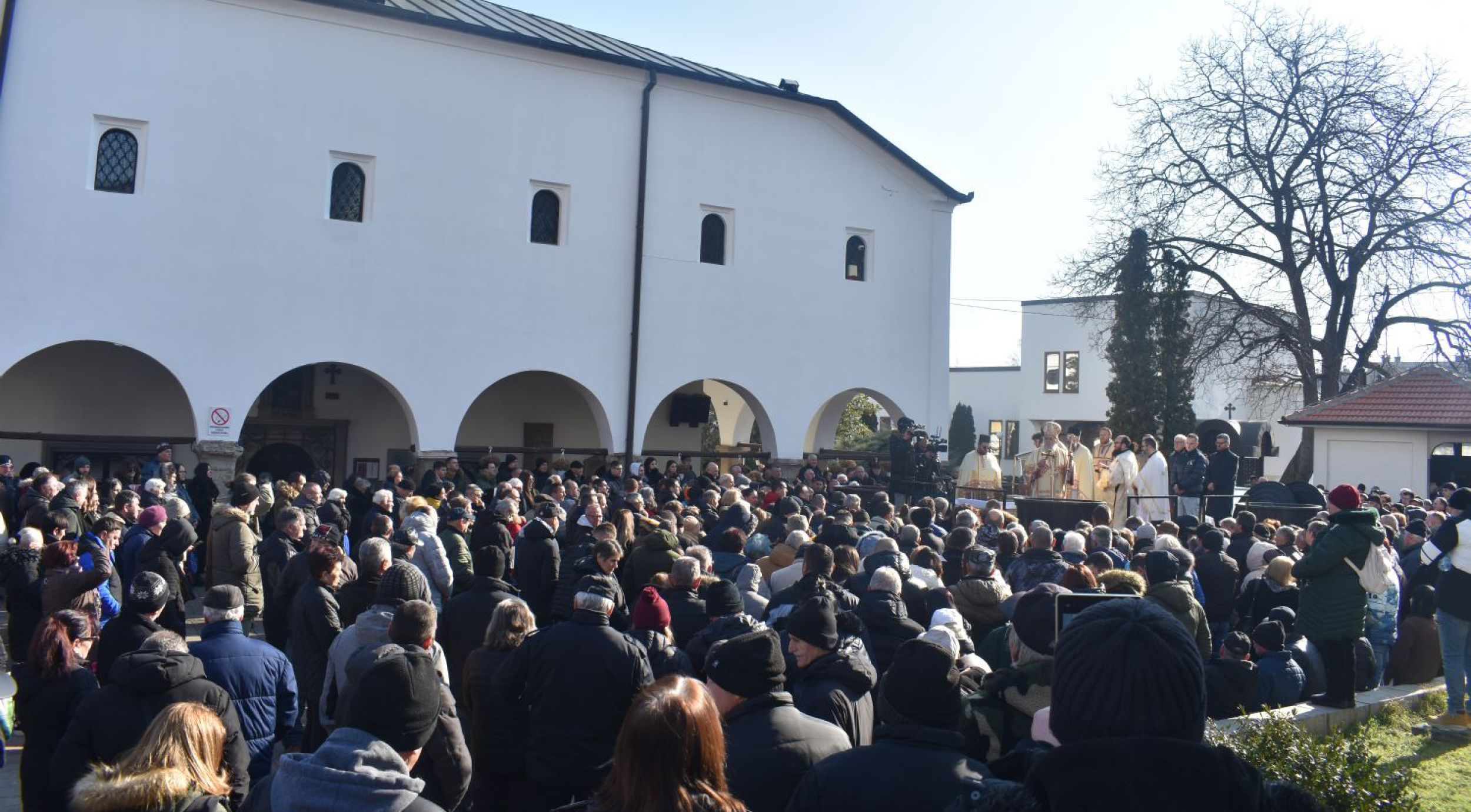  Свечано прослављено Богојављење у Саборном храму Свете Тројице у Врању