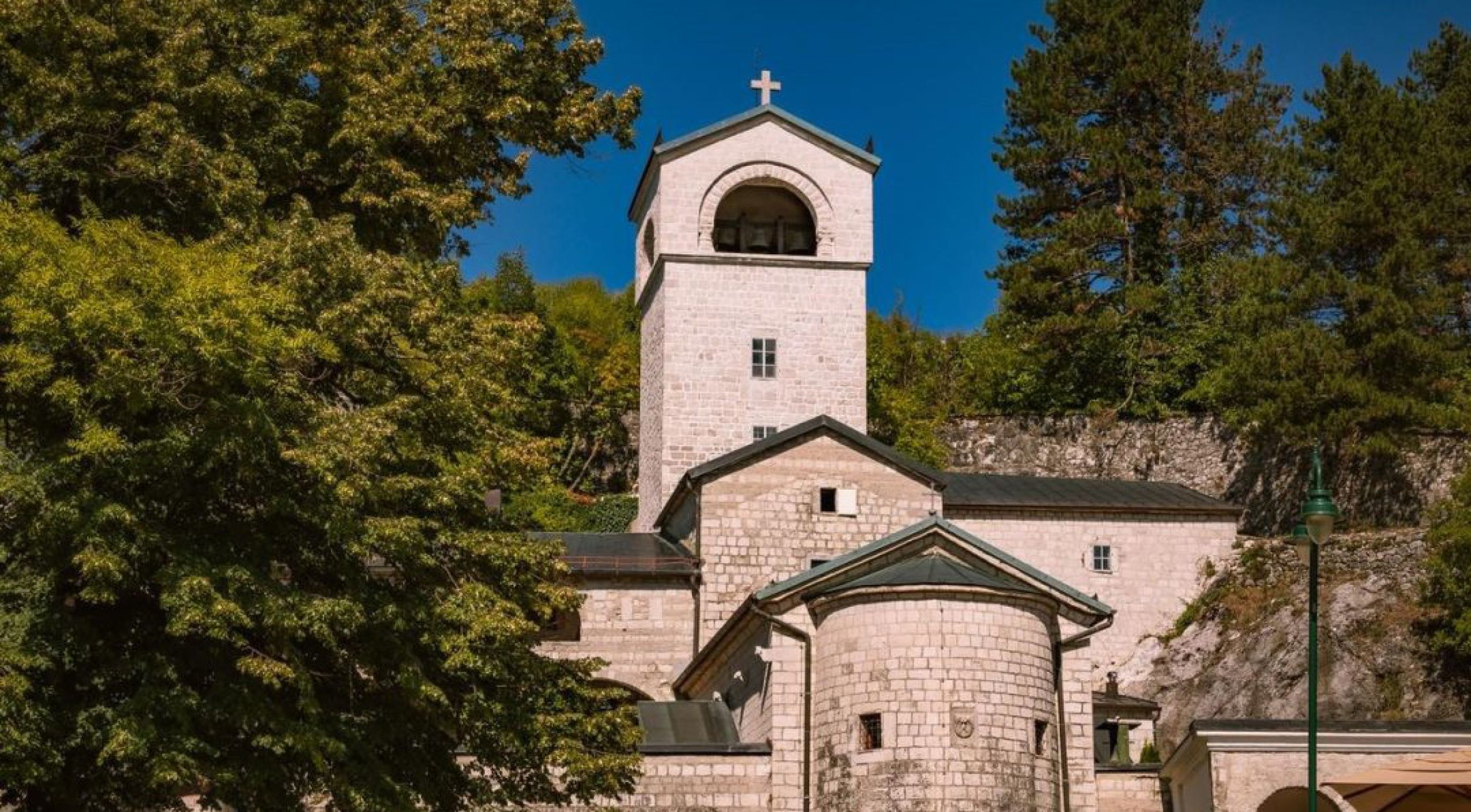 Поводом  дебате о о недељи као обавезном нерадном дану